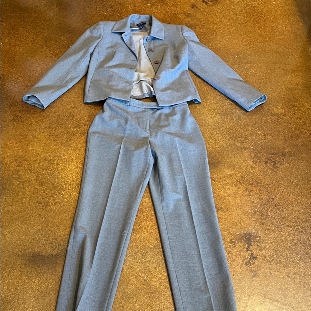 Chic Women's Gray Pantsuit